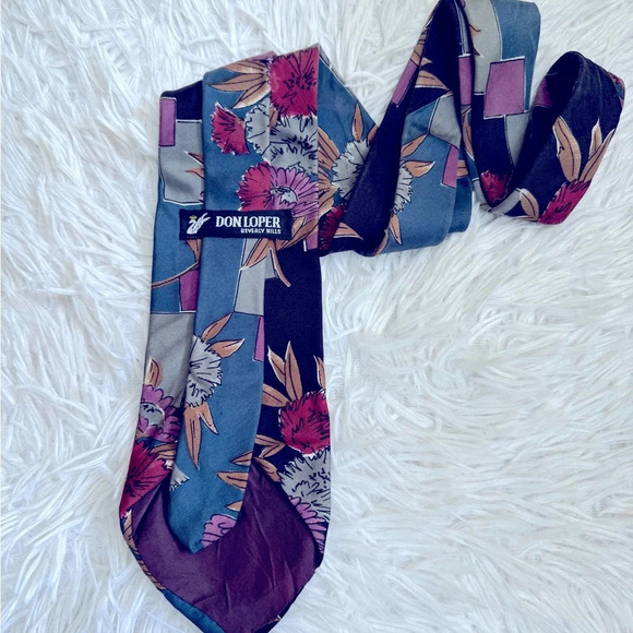 Don Loper of Beverly Hills-100% Italian silk blue w/floral geometric pattern tie - Picture 8 of 8